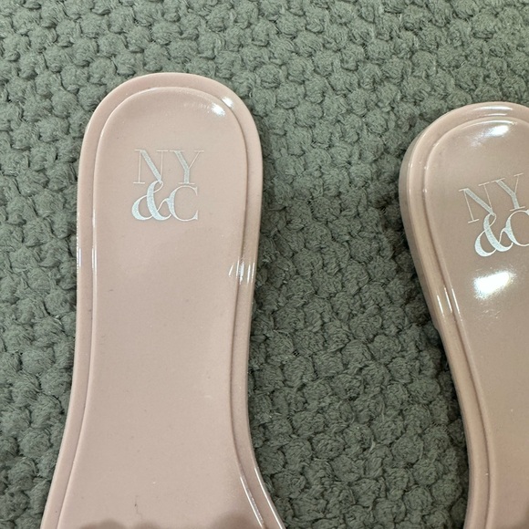 Size 7 sandals - Picture 5 of 6